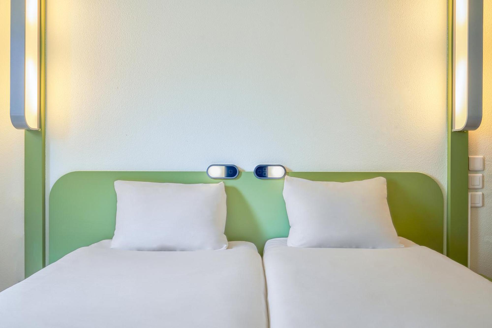Ibis Budget Issy Les Moulineaux Paris Ouest Esterno foto