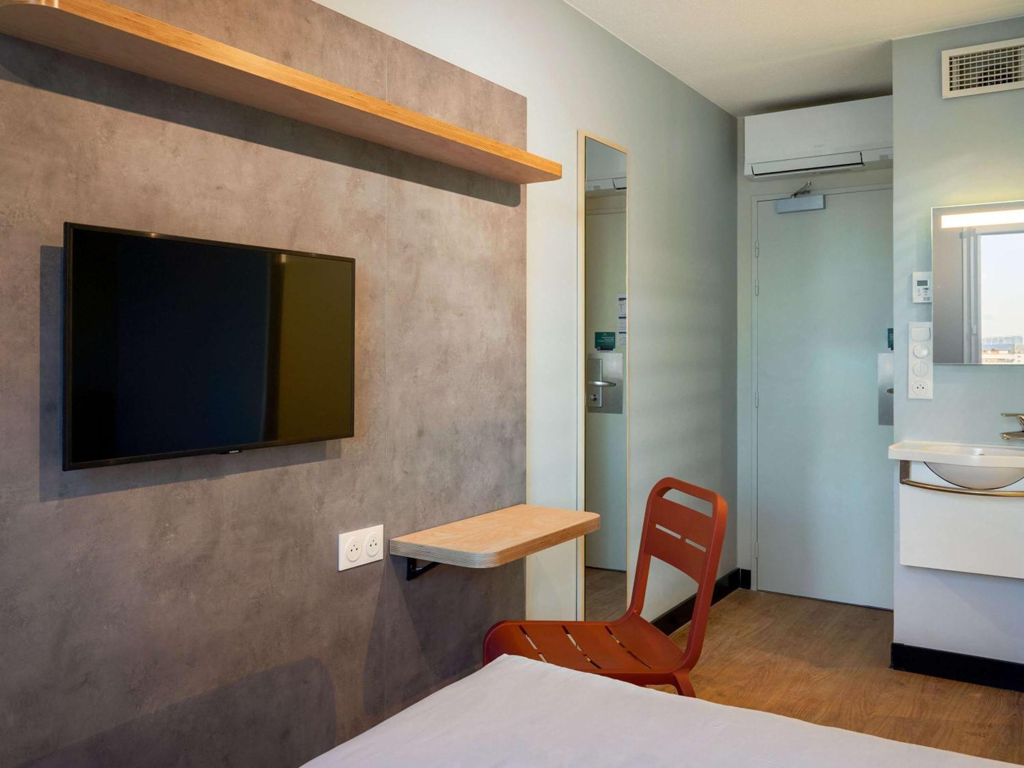 Ibis Budget Issy Les Moulineaux Paris Ouest Esterno foto